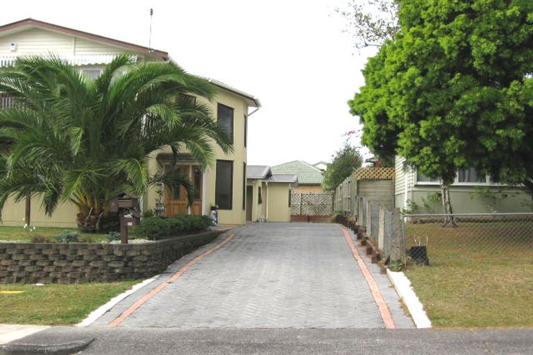 Photo of property in 5 Gregg Place, Sunnyvale, Auckland, 0612