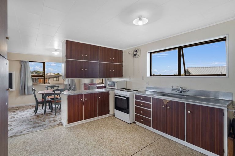 Photo of property in 65 Hinau Street, Castlecliff, Whanganui, 4501