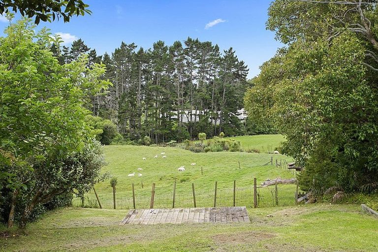 Photo of property in 68 Victoria Avenue, Waiuku, 2123