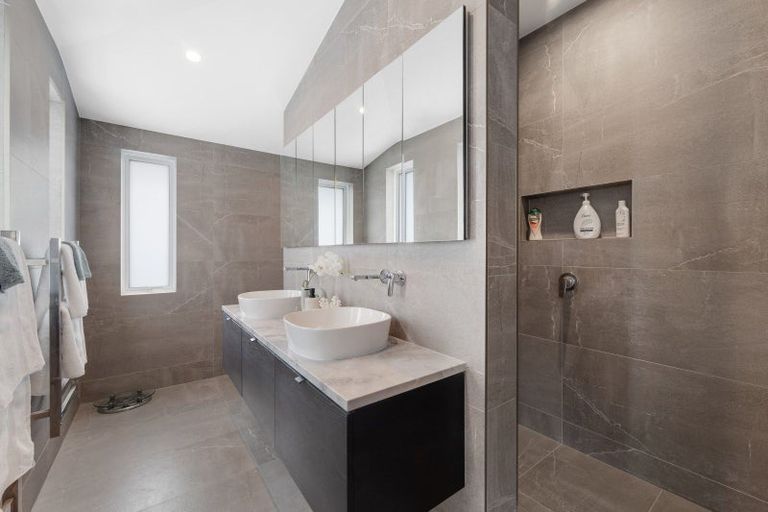 Photo of property in 62 Armstrong Farm Drive, East Tamaki Heights, Auckland, 2016