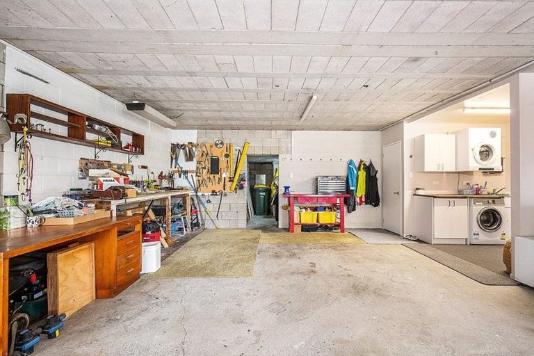 Photo of property in 221 Vipond Road, Stanmore Bay, Whangaparaoa, 0932