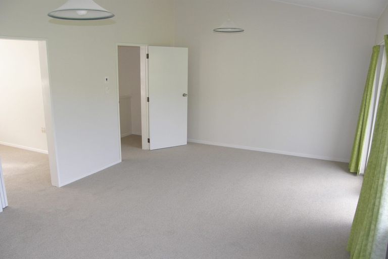 Photo of property in 11 Hereford Street, Wilton, Wellington, 6012