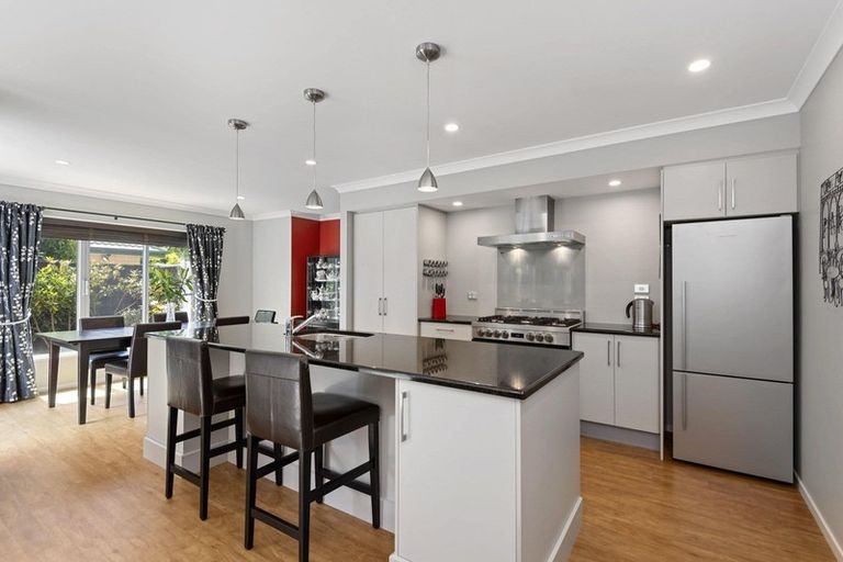 Photo of property in 17 Saddleback Green, Halswell, Christchurch, 8025