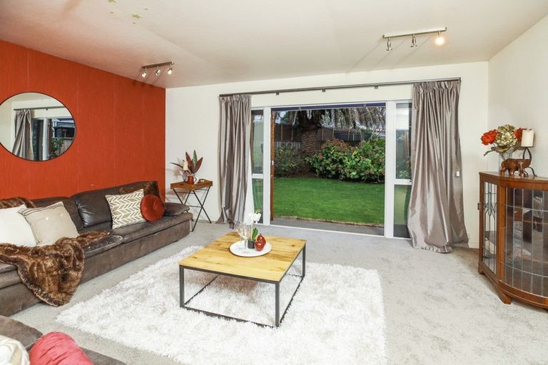 Photo of property in 16 Willowfield Place, Pukete, Hamilton, 3200