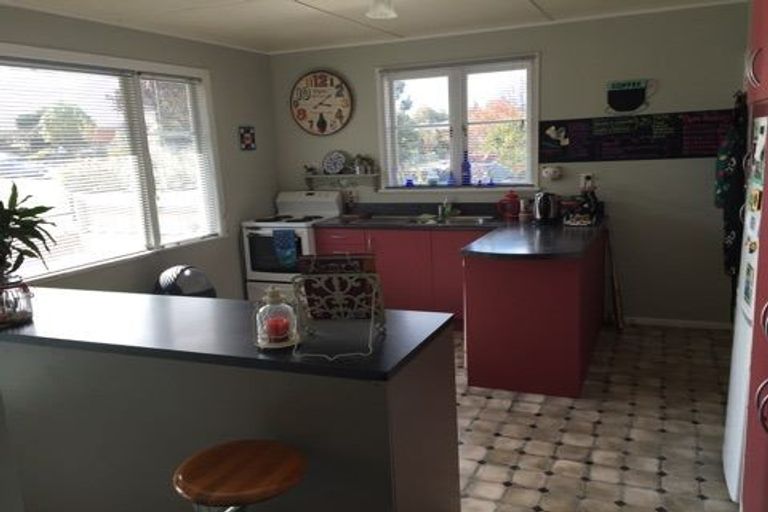 Photo of property in 19 Epsom Road, Hokowhitu, Palmerston North, 4410