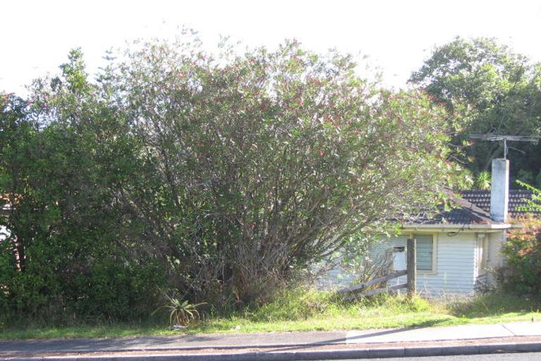 Photo of property in 294 Beach Road, Campbells Bay, Auckland, 0630