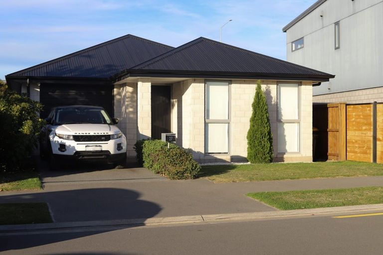 Photo of property in 27 George West Square West, Wigram, Christchurch, 8025