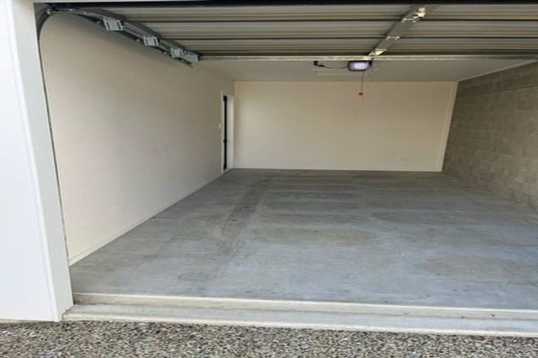 Photo of property in 9 Kapuarangi Lane, Papakura, 2110