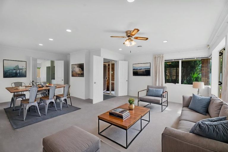 Photo of property in 8 Hagen Close, Golflands, Auckland, 2013