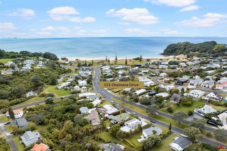 Photo of property in 121 Onemana Drive, Onemana, Whangamata, 3691