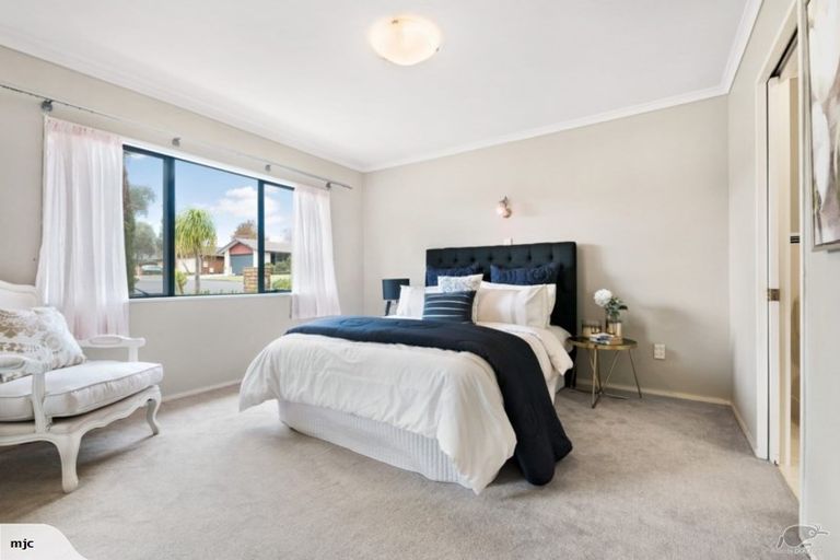 Photo of property in 26 Adelphi Place, Albany, Auckland, 0632