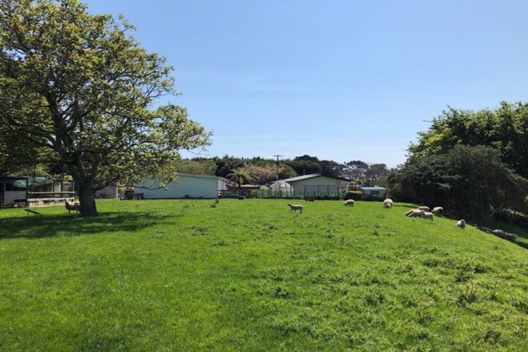 Photo of property in 22 Tiratu Road, Dannevirke, 4976