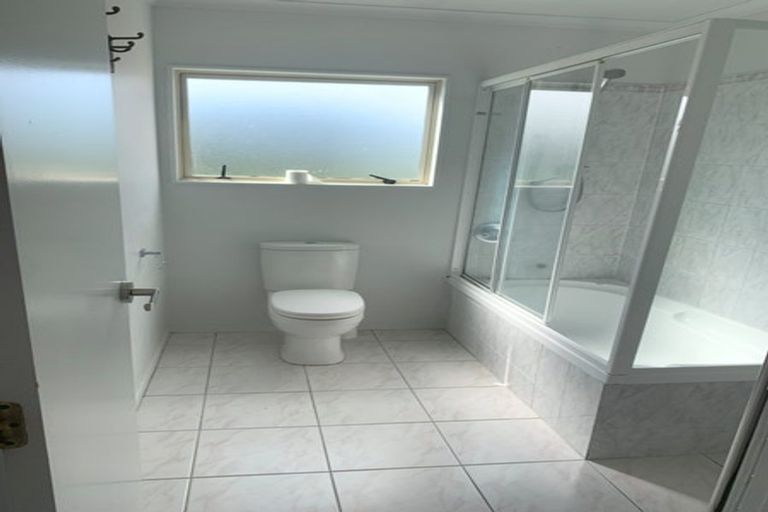 Photo of property in 5 Pooks Road, Ranui, Auckland, 0612