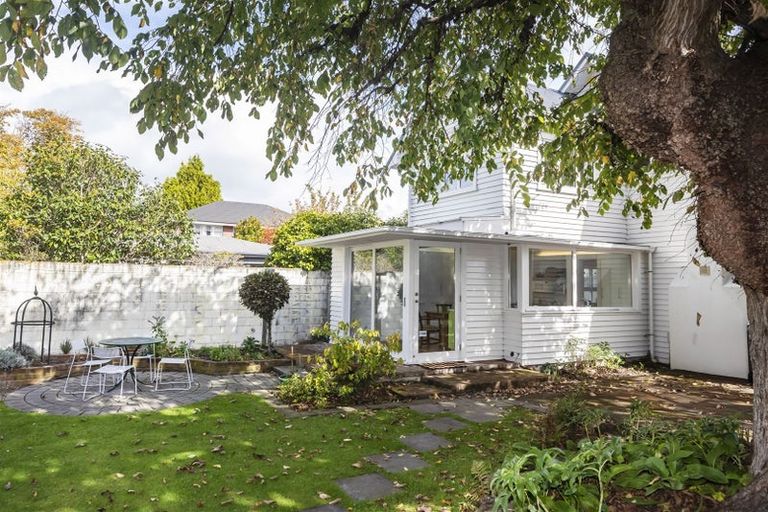 Photo of property in 8 Waiwetu Street, Fendalton, Christchurch, 8052