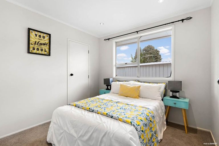Photo of property in 9 Tangelo Place, Bucklands Beach, Auckland, 2012