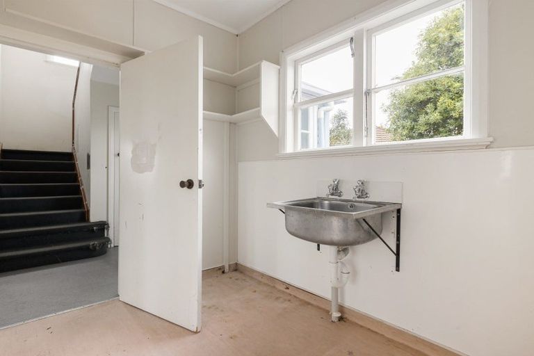 Photo of property in 11 Old Farm Road, Hamilton East, Hamilton, 3216