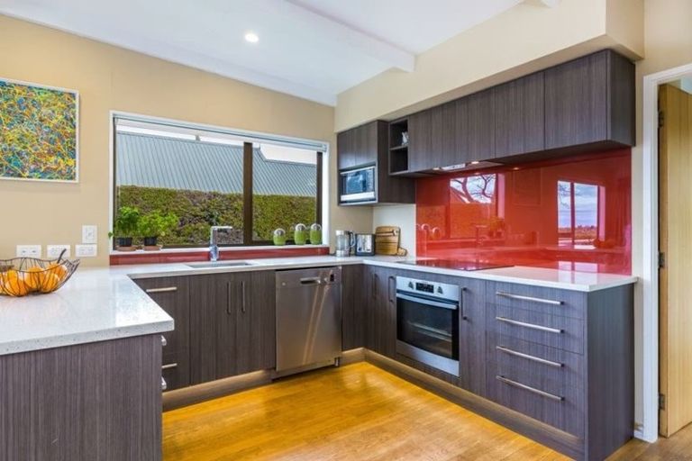 Photo of property in 10 Titoki Avenue, Waipahihi, Taupo, 3330