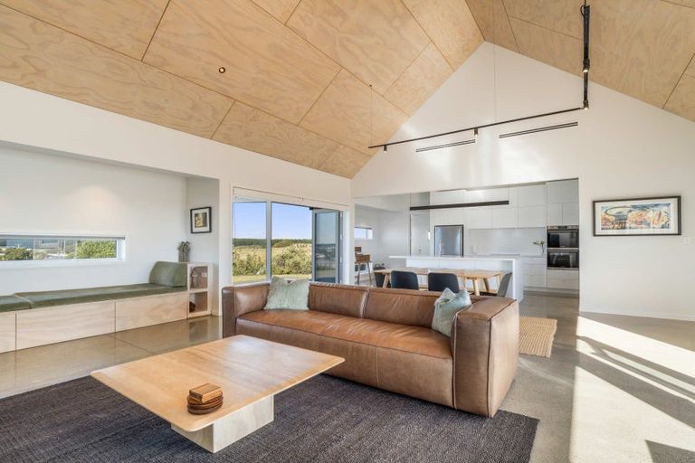 Photo of property in 2 Rangeview Rise, Foxton Beach, Foxton, 4815