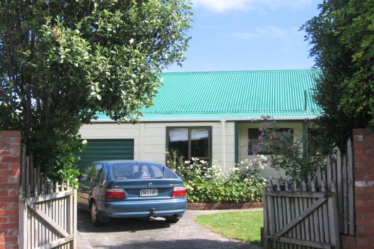 Photo of property in 4 Martha Place, Crofton Downs, Wellington, 6035