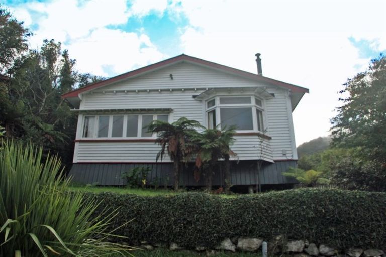 Photo of property in 9 Ashmore Avenue, Cobden, Greymouth, 7802