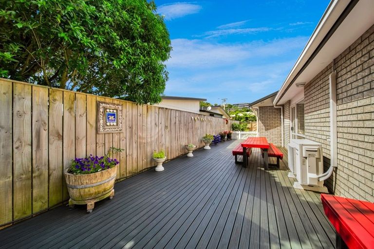 Photo of property in 24 Moulton Street, Moturoa, New Plymouth, 4310