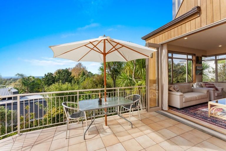 Photo of property in 3/56 Castor Bay Road, Castor Bay, Auckland, 0620