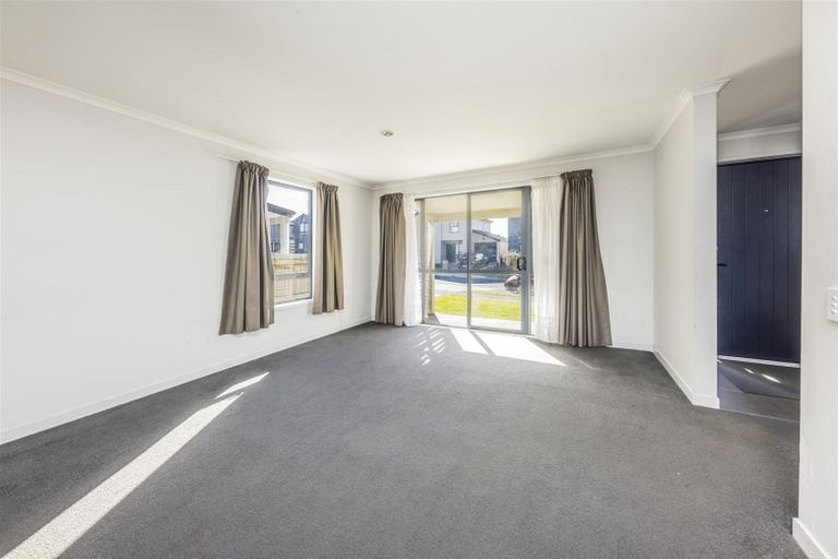 Photo of property in 5 Kuparu Street, Weymouth, Auckland, 2103