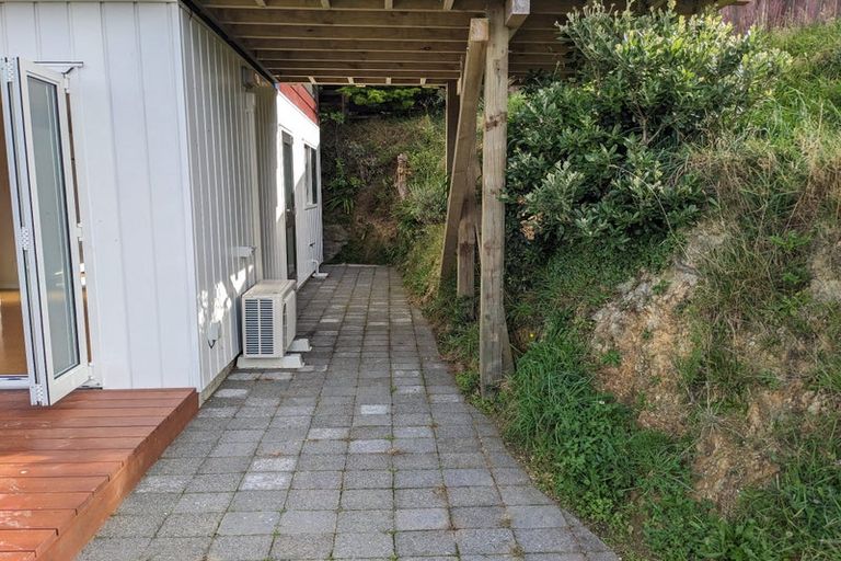 Photo of property in 2 Liddel Grove, Island Bay, Wellington, 6023