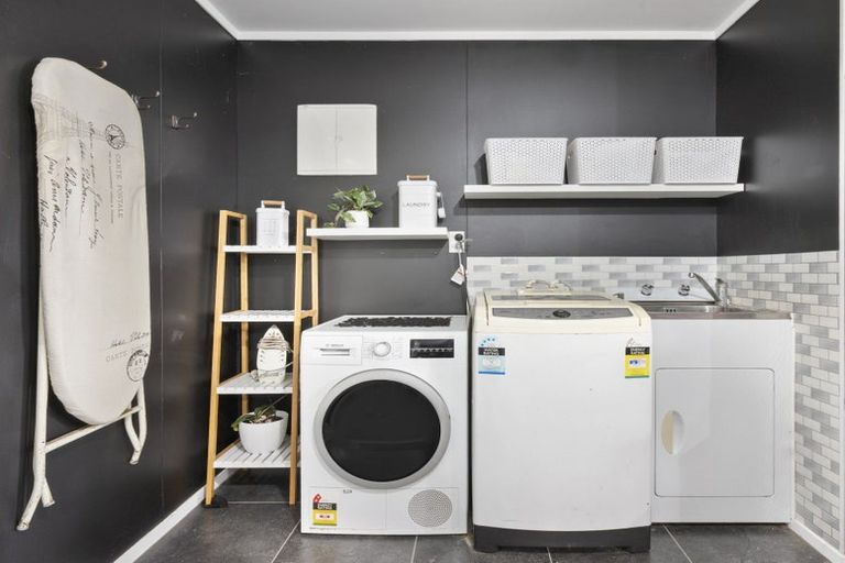 Photo of property in 146 Mount Taylor Drive, Feilding, 4775