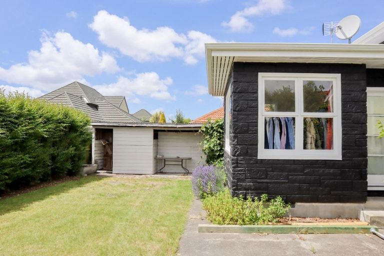 Photo of property in 6 Wittys Road, Avonhead, Christchurch, 8042