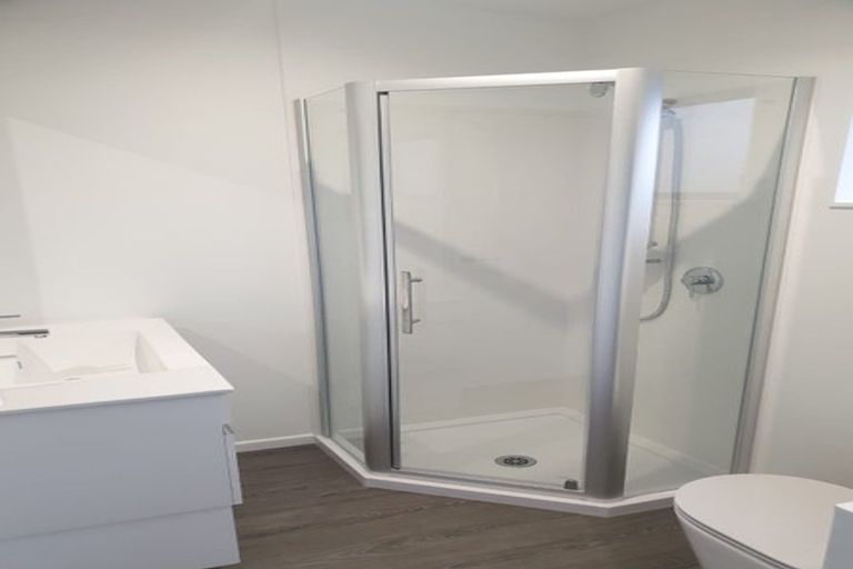 Photo of property in 4b Wattle Road, Sunnyvale, Auckland, 0612