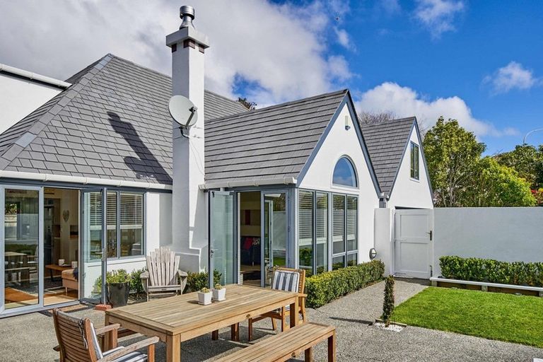 Photo of property in 1 Manuka Avenue, Woburn, Lower Hutt, 5010