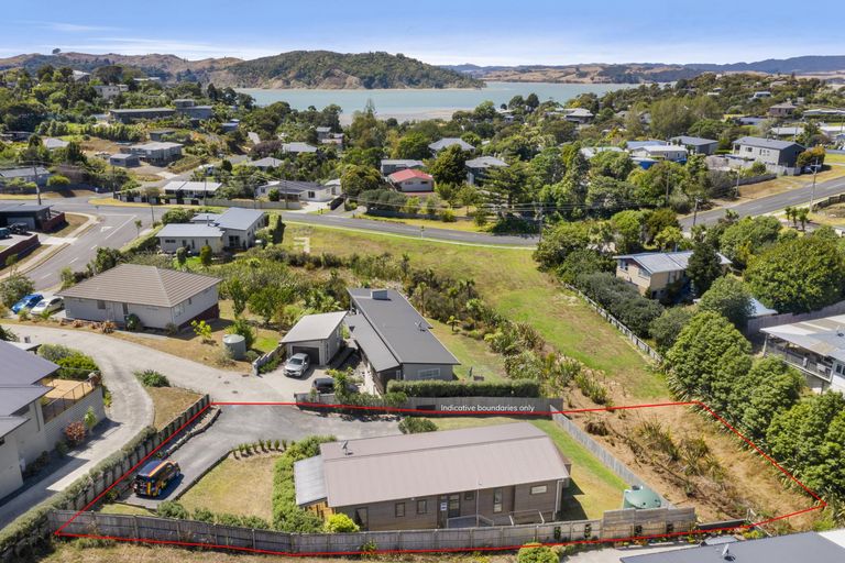 Photo of property in 5b Waikowhai Place, Raglan, 3225