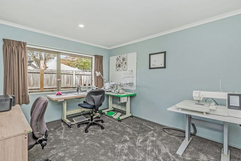 Photo of property in 47 Rolleston Drive, Rolleston, 7614