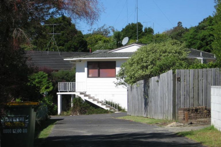 Photo of property in 8 Neilon Place, Northcross, Auckland, 0632