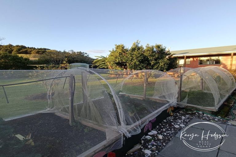 Photo of property in 7 Te Opi Road East, Whakapirau, Maungaturoto, 0583