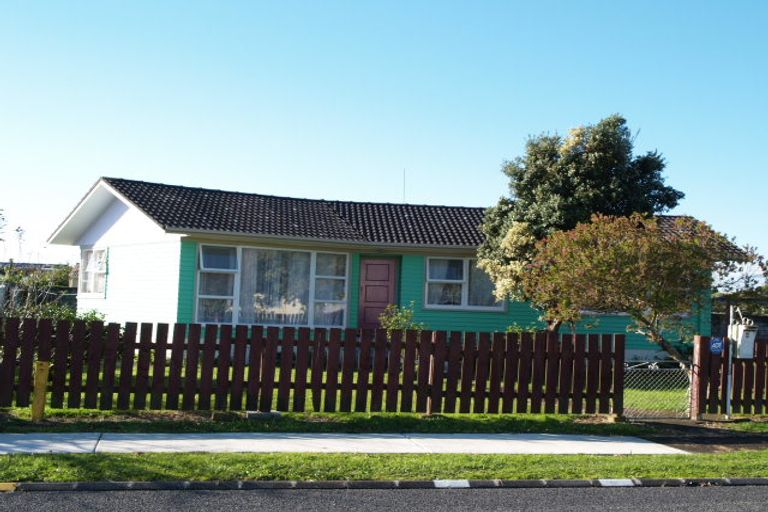 Photo of property in 12 Tiari Place, Mangere East, Auckland, 2024