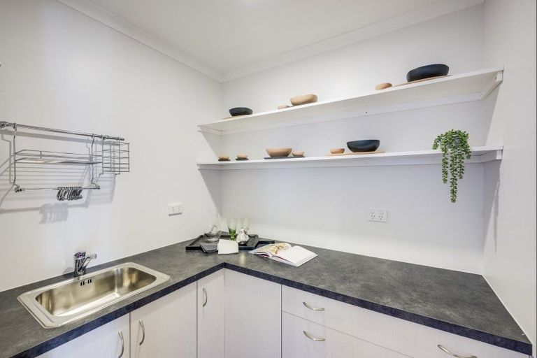 Photo of property in 40 Ferry Road, Clive, 4102