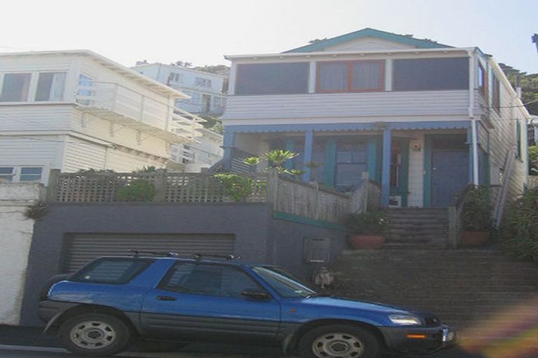 Photo of property in 20 Hawker Street, Mount Victoria, Wellington, 6011