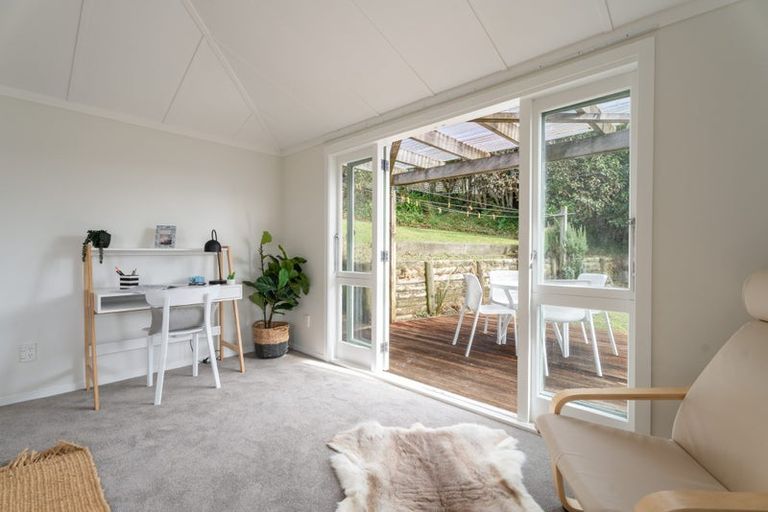 Photo of property in 1 Broderick Crescent, Johnsonville, Wellington, 6037