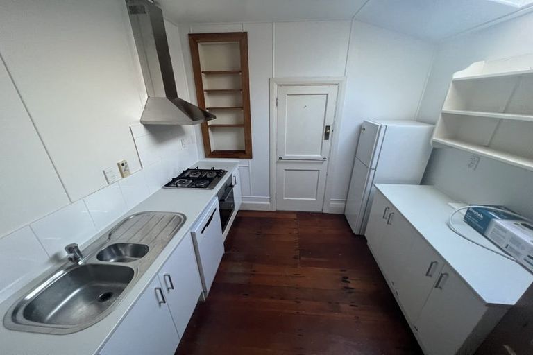 Photo of property in 11 Rolleston Street, Mount Cook, Wellington, 6021