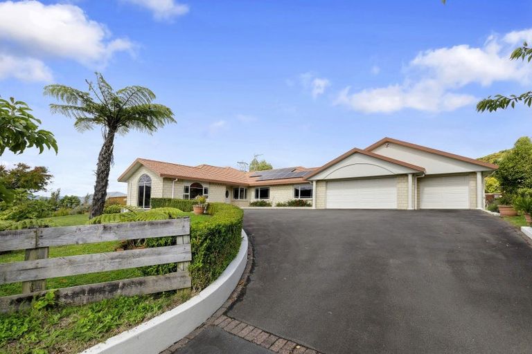 Photo of property in 85 Emerald Hill Drive, Birchville, Upper Hutt, 5018