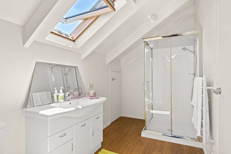 Photo of property in 43 Cumberland Street, Leigh, 0985