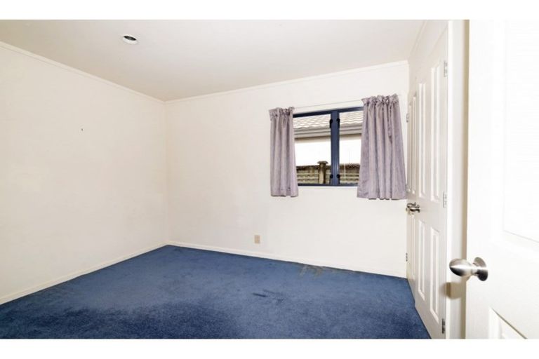 Photo of property in 13 Neta Grove, Henderson, Auckland, 0612