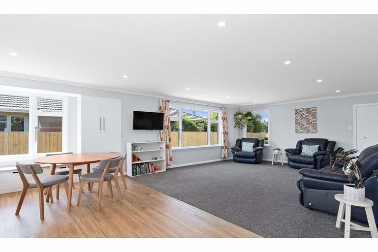 Photo of property in 15 Torquay Place, Bryndwr, Christchurch, 8053