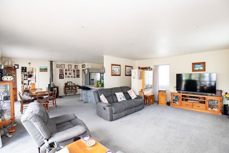 Photo of property in 16 Benner Drive, Ngatea, 3503