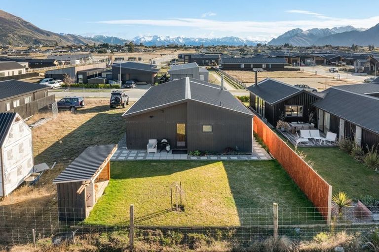 Photo of property in 145 Burdon Loop, Lake Hawea, 9382