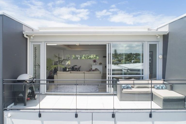 Photo of property in 3/49 Browns Road, Browns Bay, Auckland, 0630