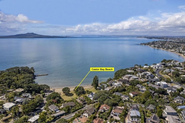 Photo of property in 2/85 Castor Bay Road, Castor Bay, Auckland, 0620