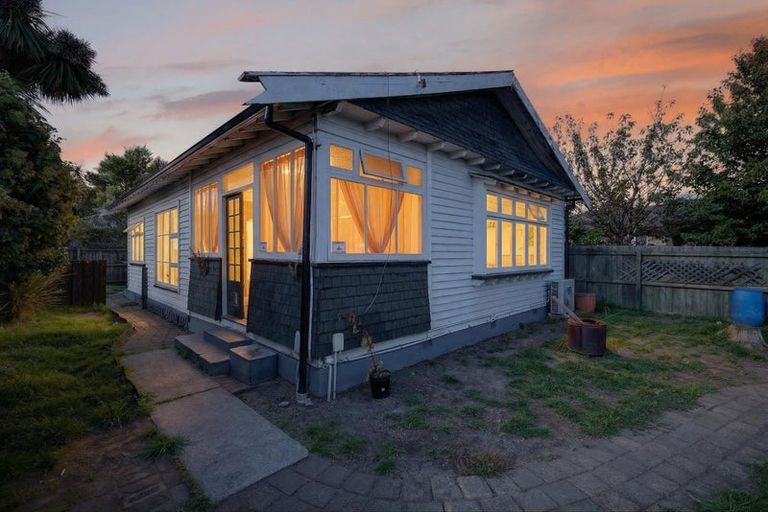 Photo of property in 186 Wainoni Road, Avondale, Christchurch, 8061